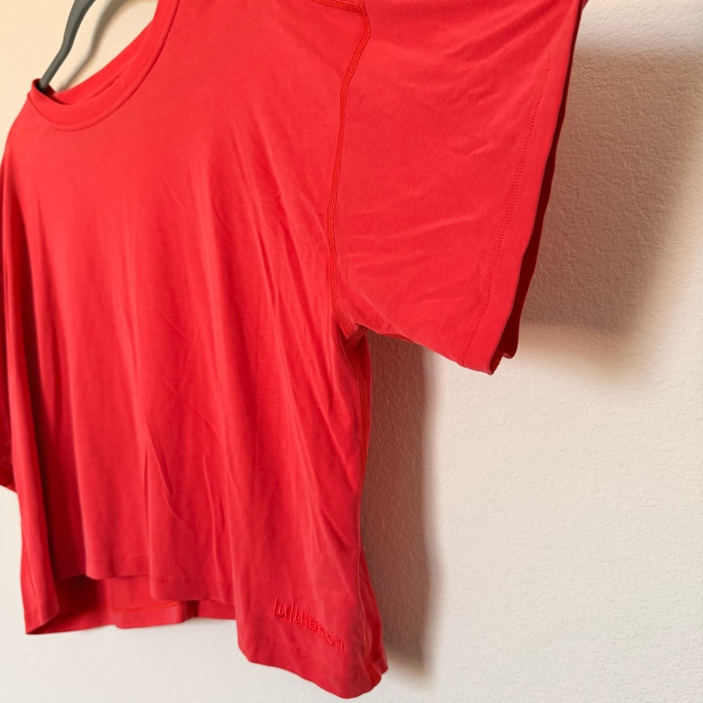 Lululemon Boxy Top - Picture 2 of 5